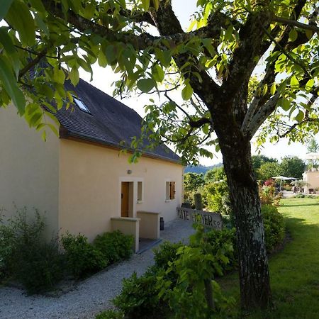 Gite Le Noyer - L'Ancien Vignoble Saint-Julien-de-Lampon Екстериор снимка